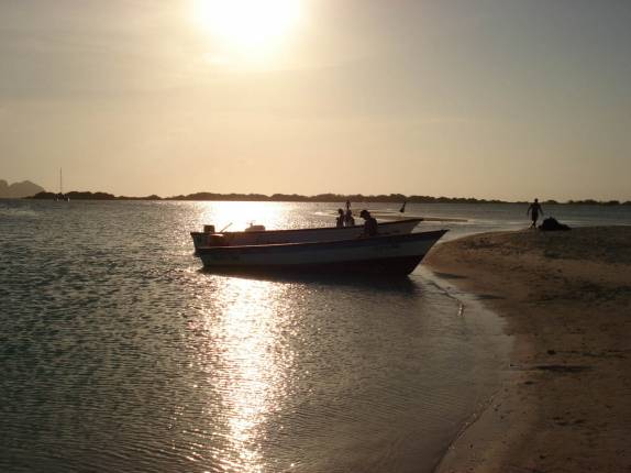 Fim de tarde em Grand Roque, principal ilha do arquipélago de Los Roques, no litoral venezuelano